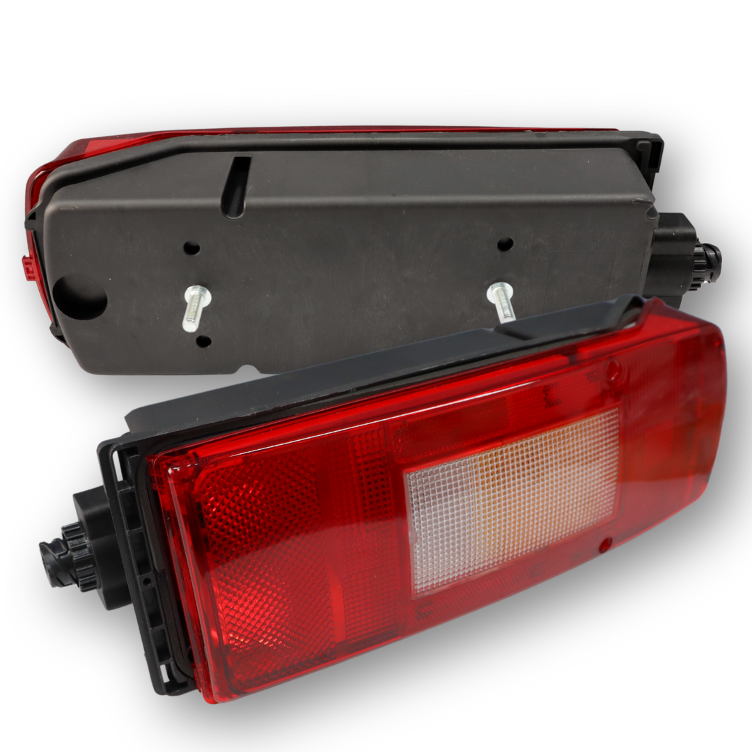 Фонарь задний VOLVO правый\разъем AMP \ISS\