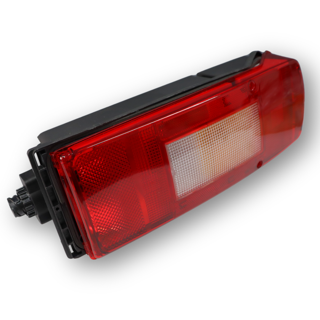 Фонарь задний VOLVO правый\разъем AMP \ISS\