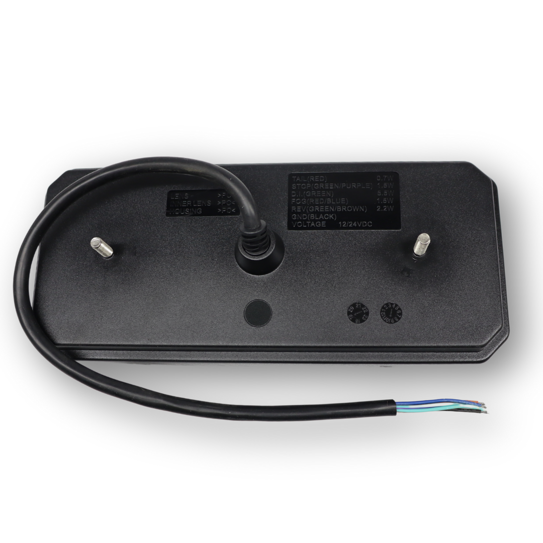 Фонарь задний диодный; динамический поворот (236х104х40 мм) Фонарь задний диодный; динамический поворот (236х104х40 мм)