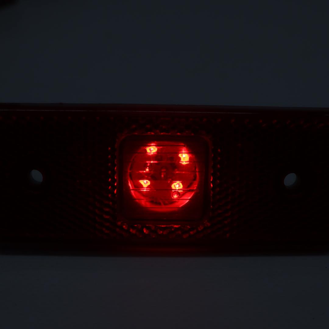 Фонарь габаритный "гирлянда"; LED; 24V; красный (YP) Фонарь габаритный "гирлянда"; LED; 24V; красный (YP)