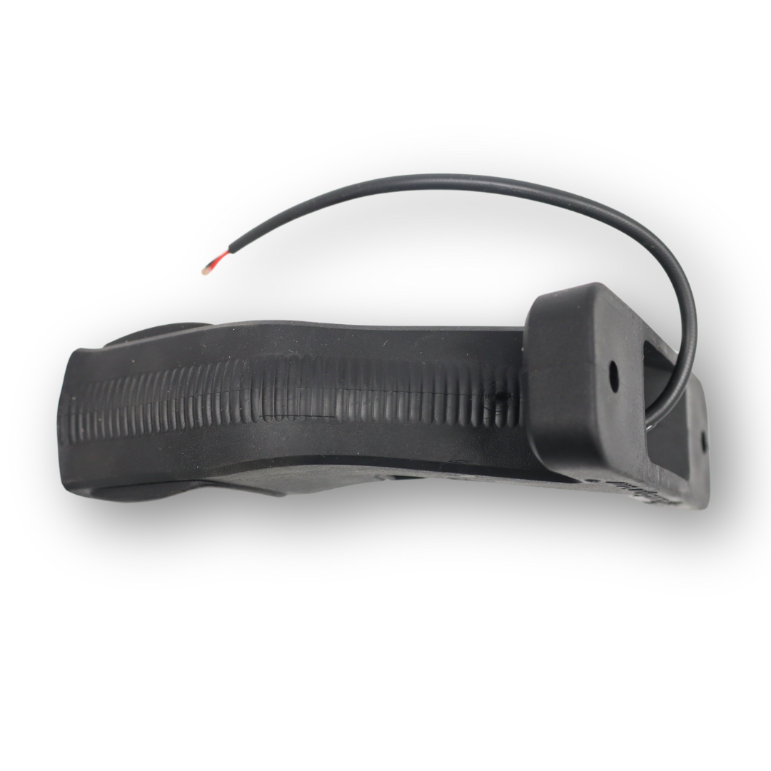 Фонарь габаритный рог; трехцветный; диодный; 13 см; прозрачный; 12-24V (CERAY) Фонарь габаритный рог; трехцветный; диодный; 13 см; прозрачный; 12-24V (CERAY)