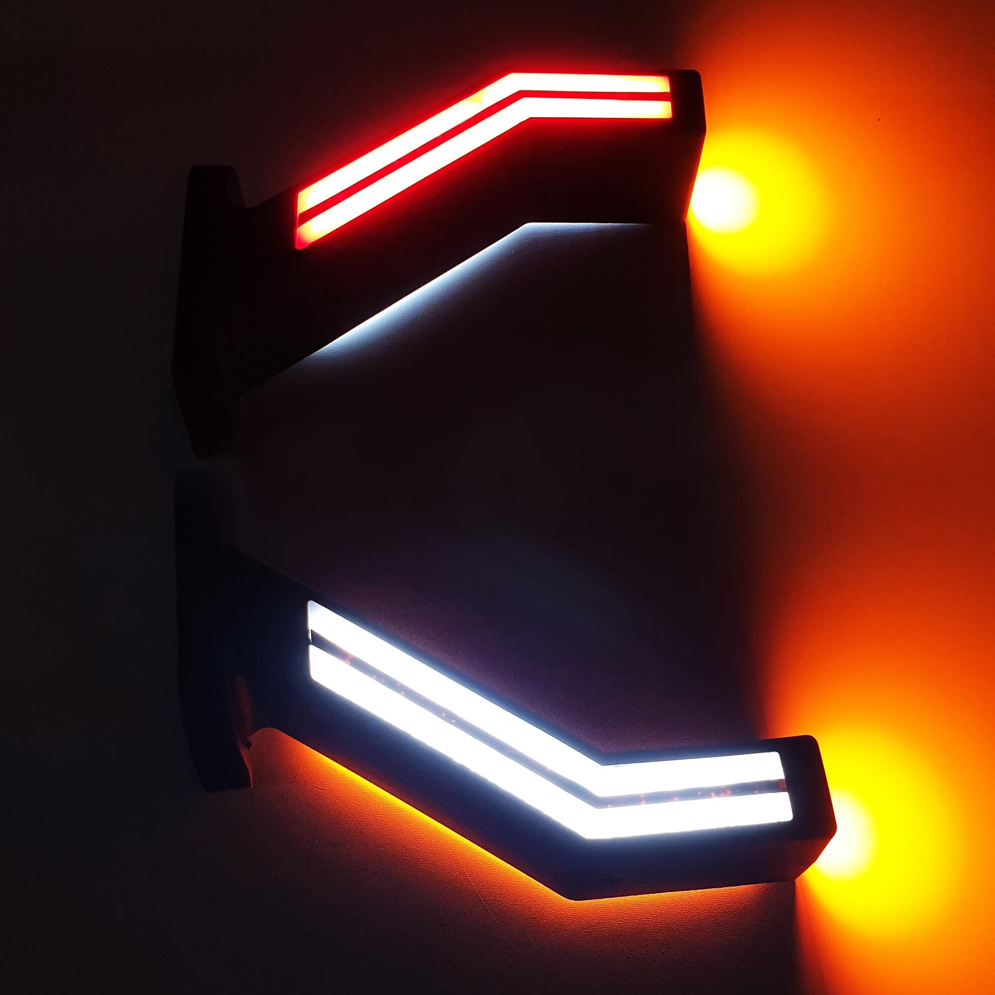 Фонарь габаритный рог 19 см LED 10-30 V бег указ.повор. \левый \FR\