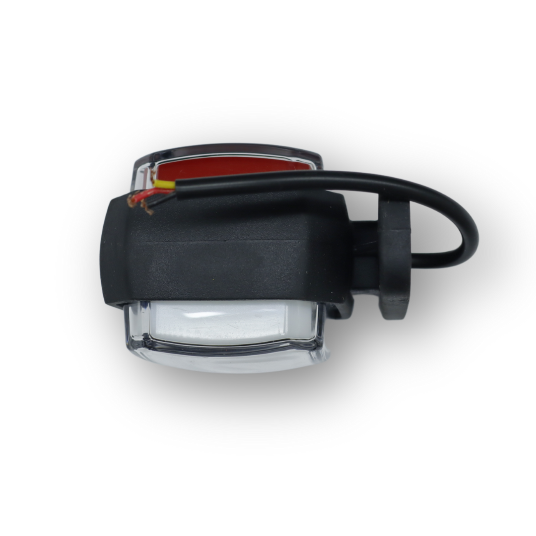 Фонарь габаритный квадратный; диодный; 8 см; с желтым габаритом (CERAY)