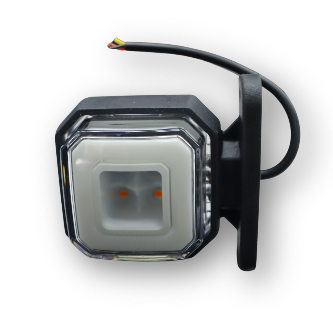 Фонарь габаритный квадратный; диодный; 8 см; с желтым габаритом (CERAY)