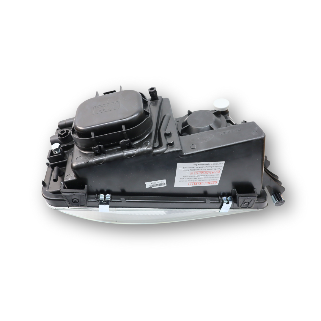 Фара MAN TGA, TGL,TGM, TGS (2000-...) з ущільнювачем, ліва (AYFAR) Фара MAN TGA, TGL,TGM, TGS (2000-...) з ущільнювачем, ліва (AYFAR)