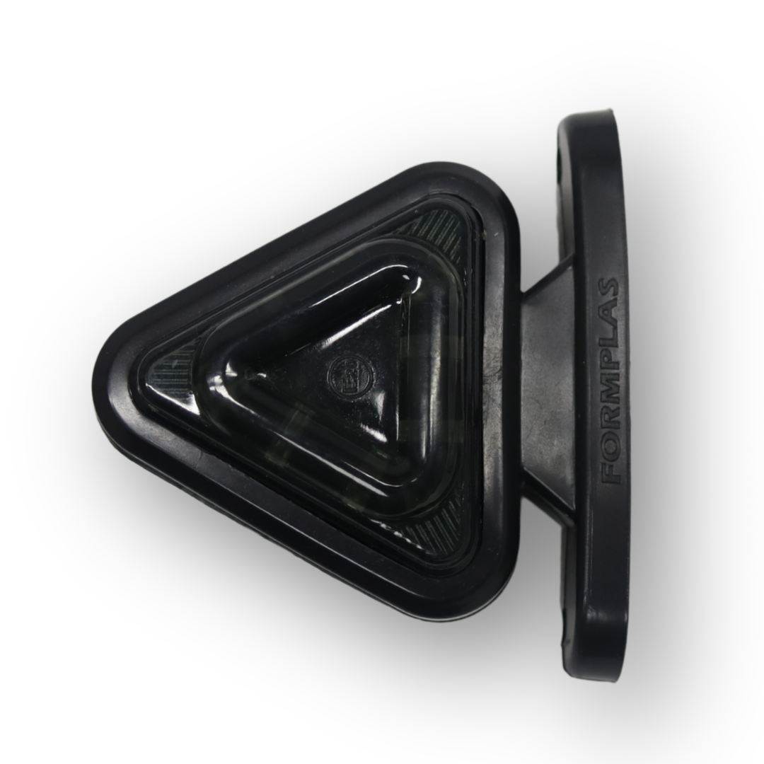 Габаритный фонарь треугольный SMOKE красно-белый Габаритный фонарь треугольный SMOKE красно-белый