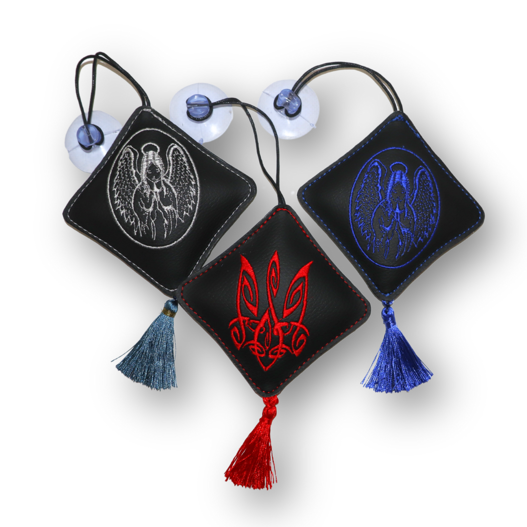 Декоративная подушка-кисточка "спаси и сохрани" Декоративная подушка-кисточка "спаси и сохрани"