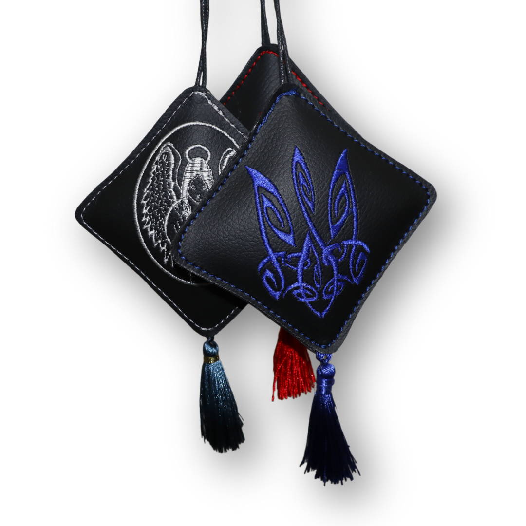 Декоративная подушка-кисточка "спаси и сохрани" Декоративная подушка-кисточка "спаси и сохрани"