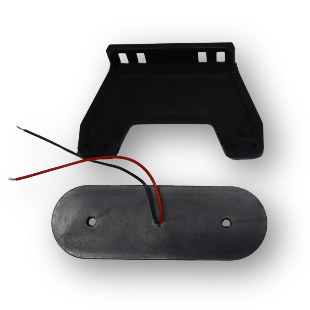 Фонарь габаритный LED 4; желтый; 12-24V; с креплением (111*40 мм) Фонарь габаритный LED 4; желтый; 12-24V; с креплением (111*40 мм)