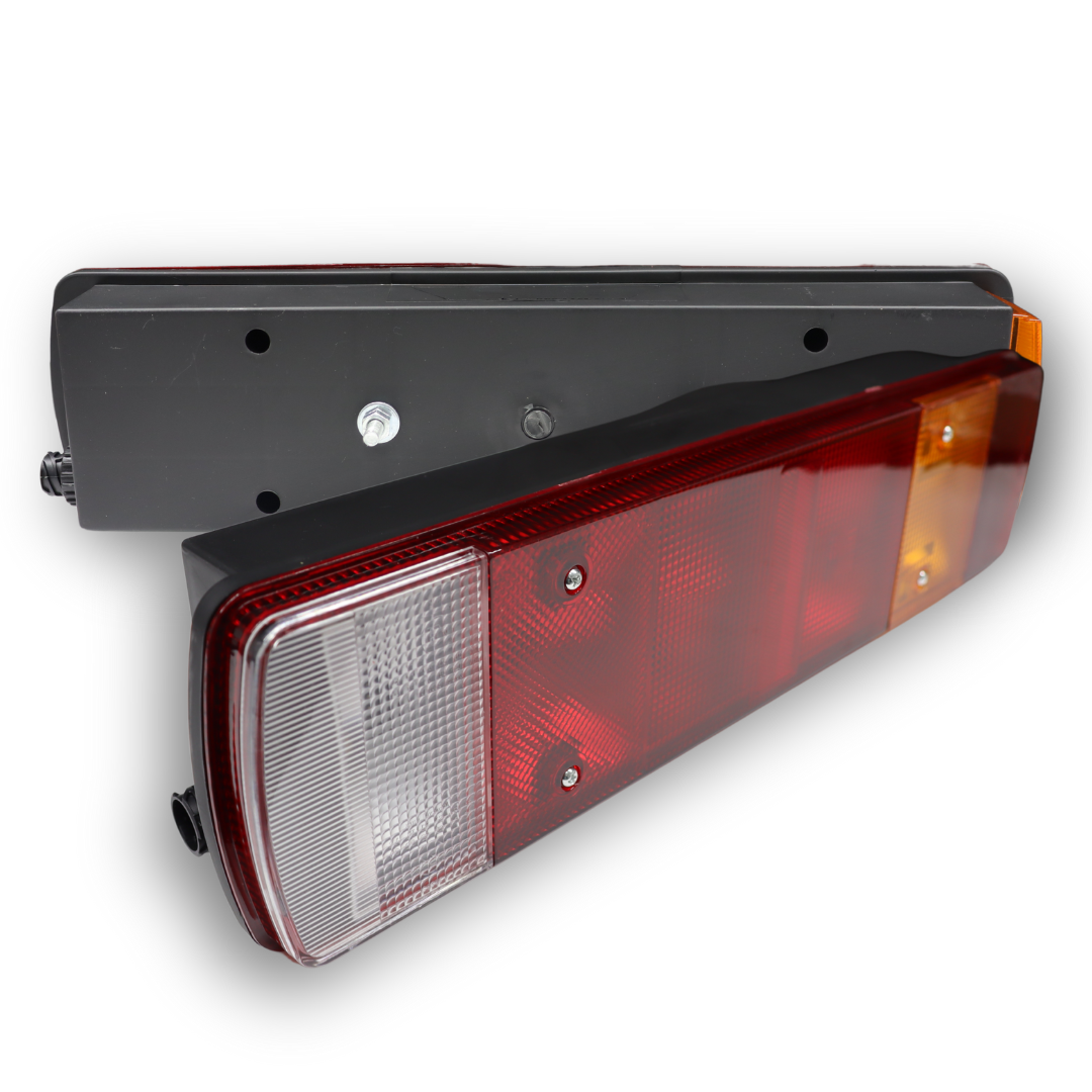 Фонарь задний VOLVO FH I / FH II/ Scania с разъемом "AMP" \правый\TANGDE