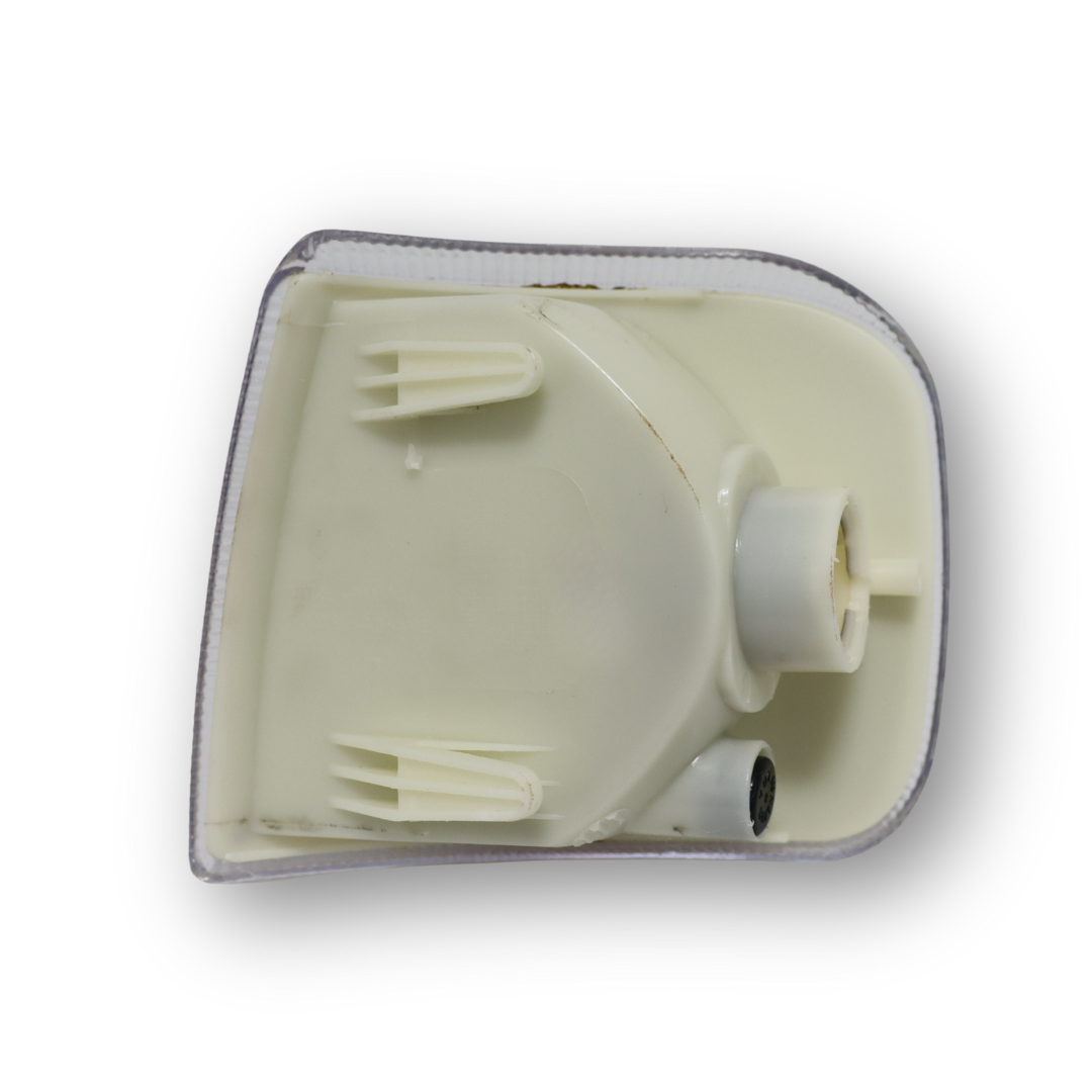 Указатель поворота RENAULT PREMIUM\ MIDLUM\KERAX (1996-2005) \правый\ без патрона Указатель поворота RENAULT PREMIUM\ MIDLUM\KERAX (1996-2005) \правый\ без патрона