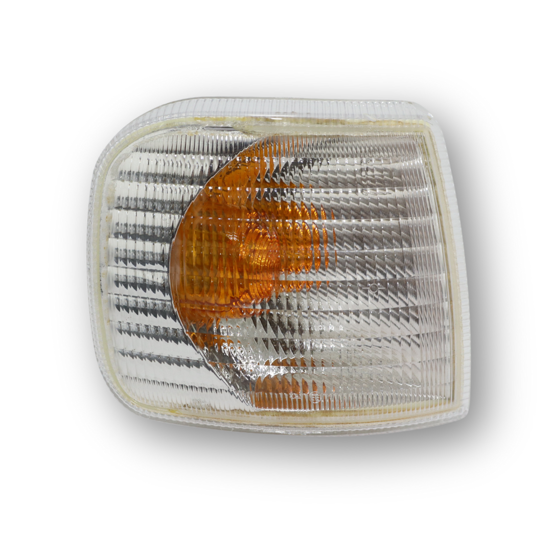 Указатель поворота RENAULT PREMIUM\ MIDLUM\KERAX (1996-2005) \правый\ без патрона Указатель поворота RENAULT PREMIUM\ MIDLUM\KERAX (1996-2005) \правый\ без патрона