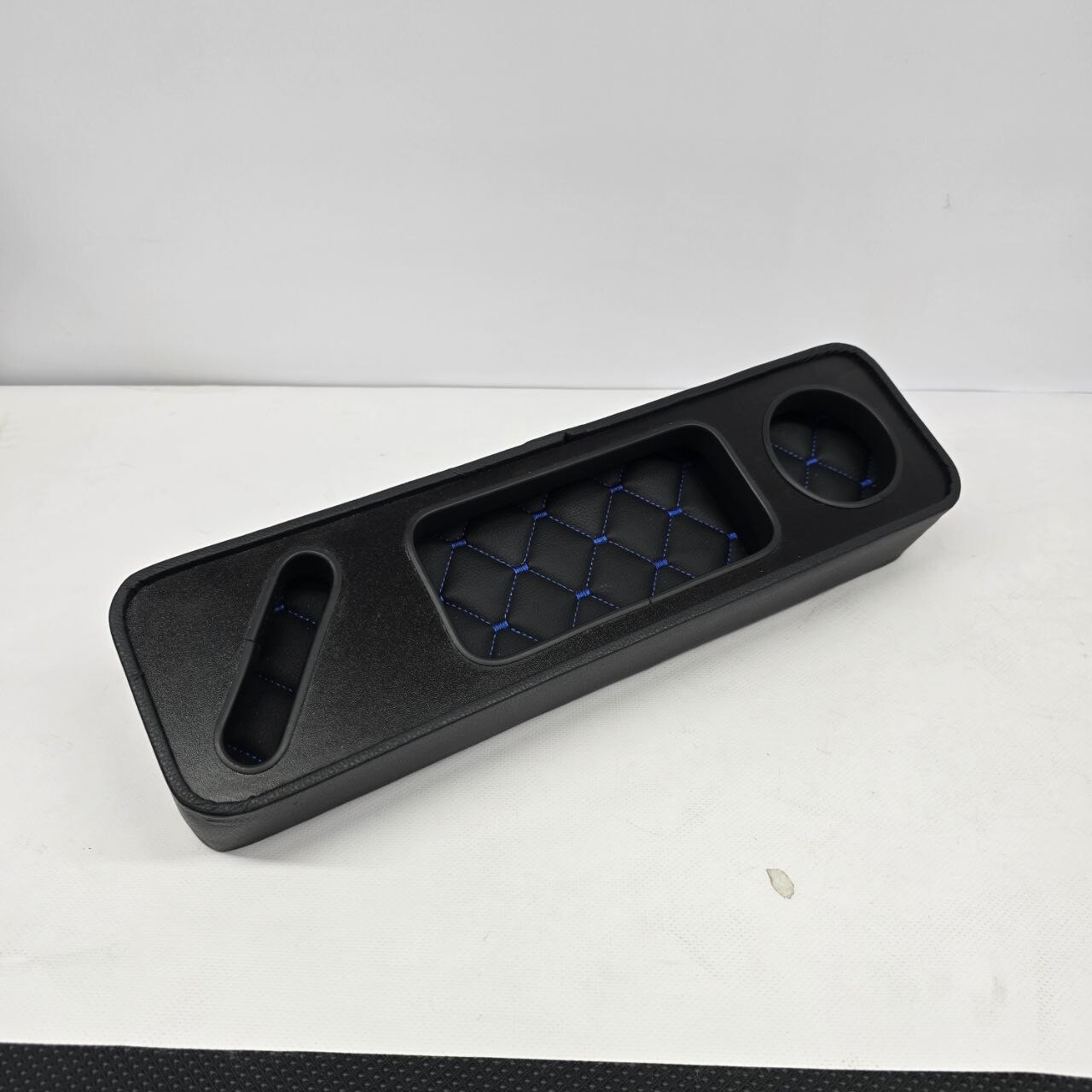 Полка в подлокотник двери МТЗ с подстаканником Полка в подлокотник двери МТЗ с подстаканником