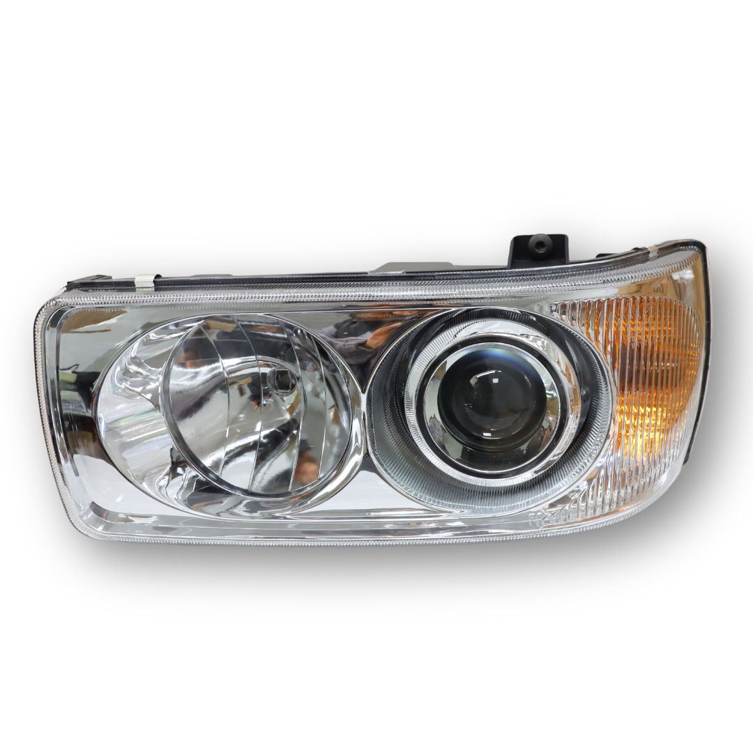 Фара DAF XF 95,105; CF 85 (2002-2013) з ксеноновою лампою, права (C.F.Berg) Фара DAF XF 95,105; CF 85 (2002-2013) з ксеноновою лампою, права (C.F.Berg)