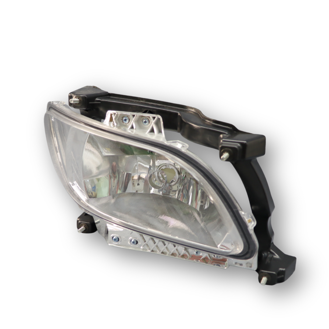 Фара противотуманная DAF XF106 (2012- ...) H11, правая (C.F.BERG) Фара противотуманная DAF XF106 (2012- ...) H11, правая (C.F.BERG)