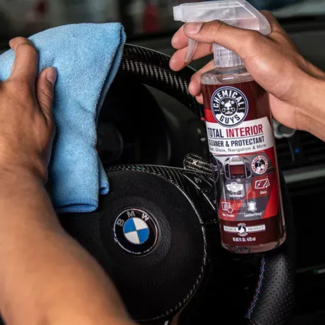 Средство для очистки и ухода за интерьером с ароматом черной вишни TOTAL INTERIOR CLEANER & PROTECTANT BLACK CHERRY SCENTED - 473ml Средство для очистки и ухода за интерьером с ароматом черной вишни TOTAL INTERIOR CLEANER & PROTECTANT BLACK CHERRY SCENTED - 473ml