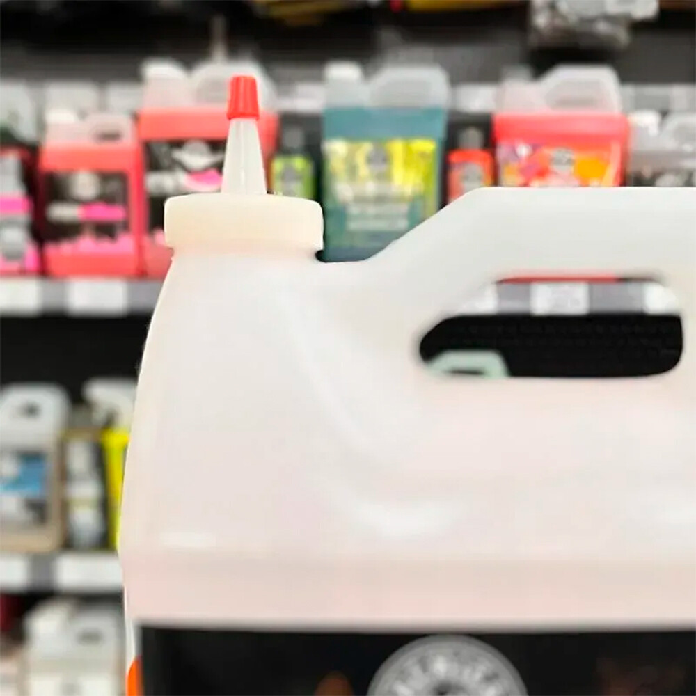 Насадка-носик на канистру Gallon Size Easy Pour Spout Насадка-носик на канистру Gallon Size Easy Pour Spout