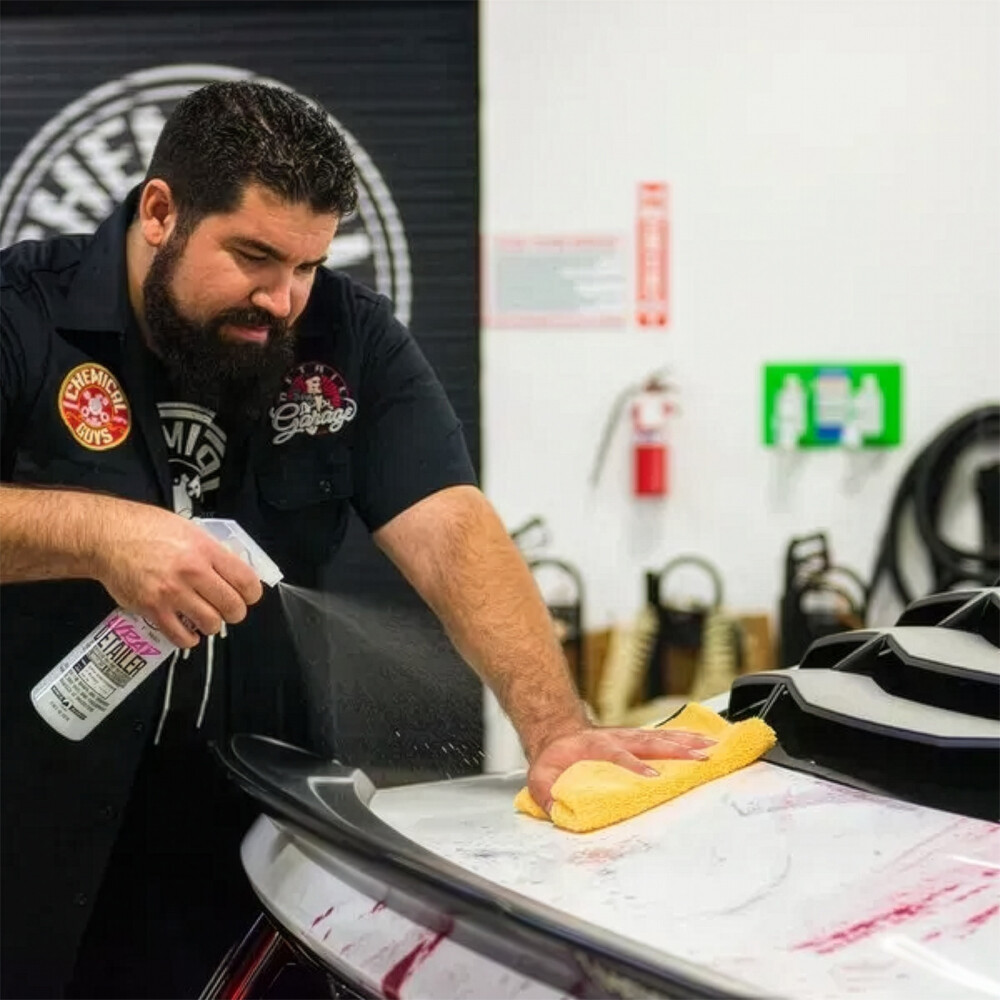 Средство по уходу за цветными и прозрачными виниловыми и полиуретановыми пленками Wrap Detailer Unique Quick Detailer & Protectant For Vinyl - 473мл Средство по уходу за цветными и прозрачными виниловыми и полиуретановыми пленками Wrap Detailer Unique Quick Detailer & Protectant For Vinyl - 473мл