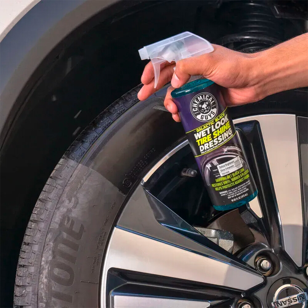 Защитное средство для резины Galactic Black Wet Look Tire Shine Dressing - 473мл Защитное средство для резины Galactic Black Wet Look Tire Shine Dressing - 473мл