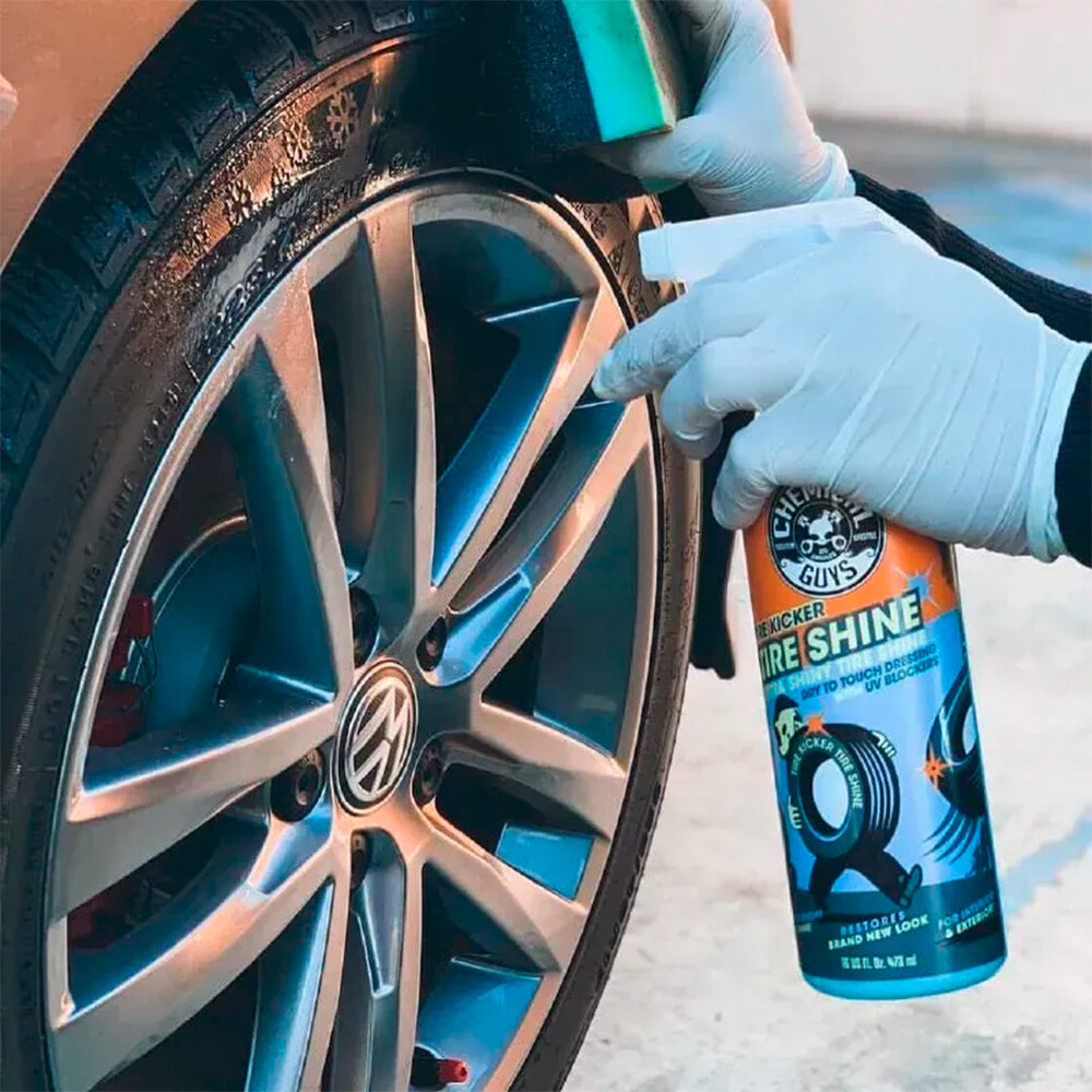 Глянцевый блеск для шин Tire Kicker Extra Glossy Tire Shine - 3785мл Глянцевый блеск для шин Tire Kicker Extra Glossy Tire Shine - 3785мл