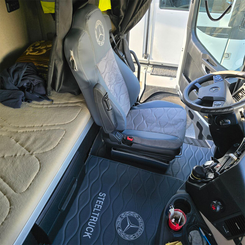Чехол на сиденья Mercedes ATEGO/AXOR/ACTROS, 2 ремня  пассажир складное, кожа-алькантара