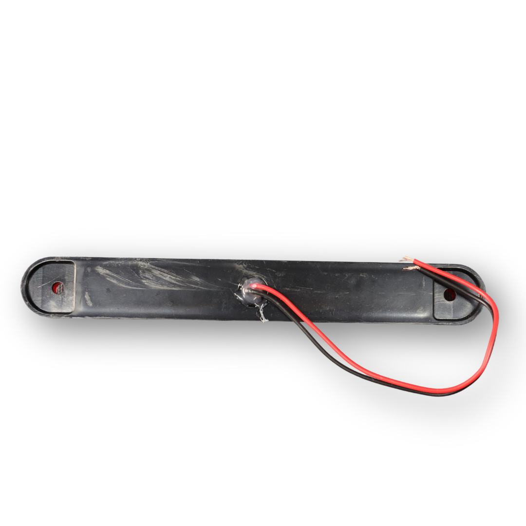 Ліхтарик габаритний 24V червоний (160*20*135) Ліхтарик габаритний 24V червоний (160*20*135)