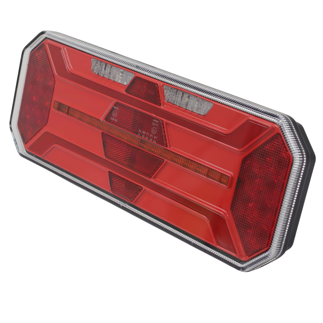 Фонарь задний FERZE 350х131х35 \лев.\ бег.указ.поворота , каб. без подсв. ном. Фонарь задний FERZE 350х131х35 \лев.\ бег.указ.поворота , каб. без подсв. ном.