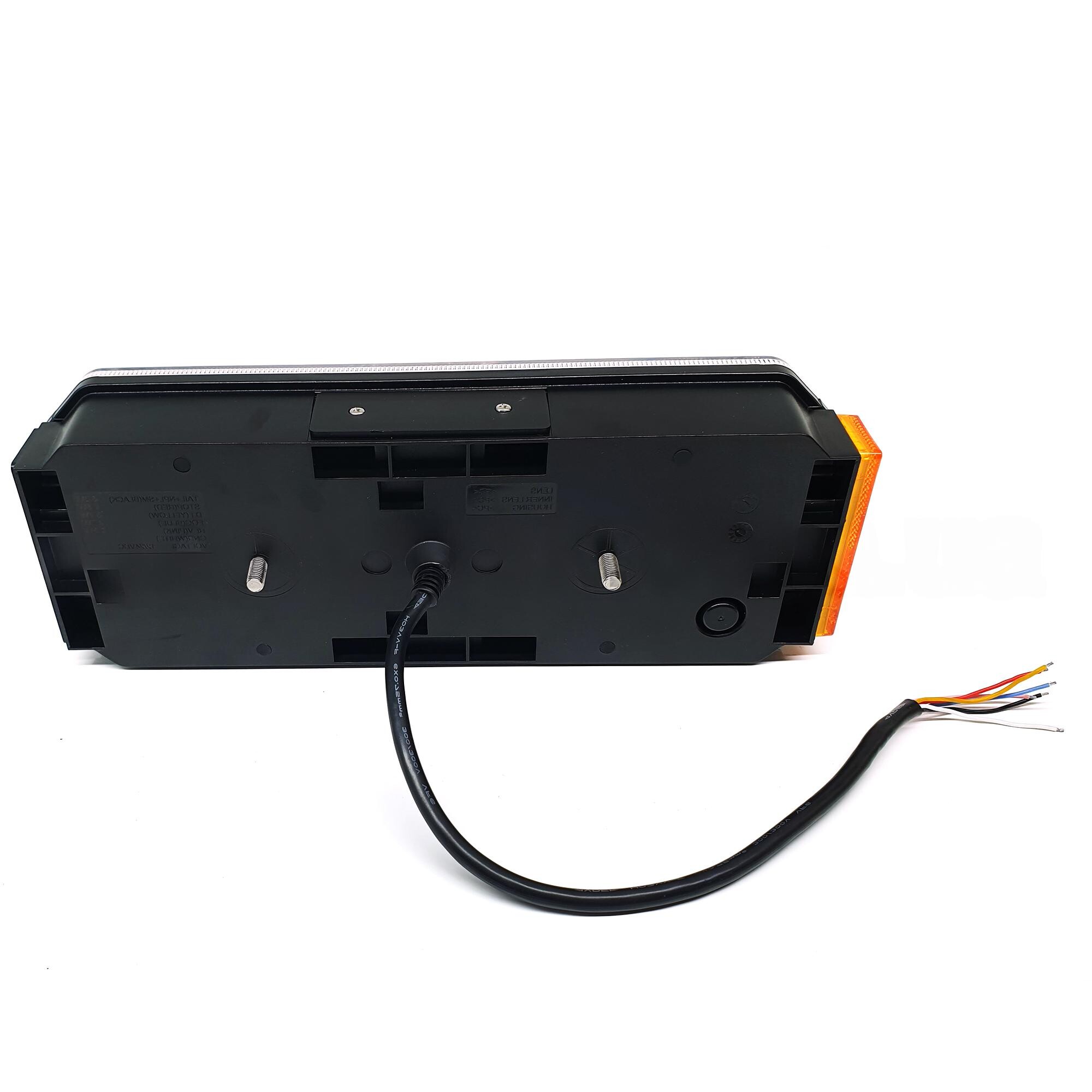 Фонарь задний FERZE 350х131х60 \правый\ бег.указ.поворота , каб. подсв. ном. Фонарь задний FERZE 350х131х60 \правый\ бег.указ.поворота , каб. подсв. ном.