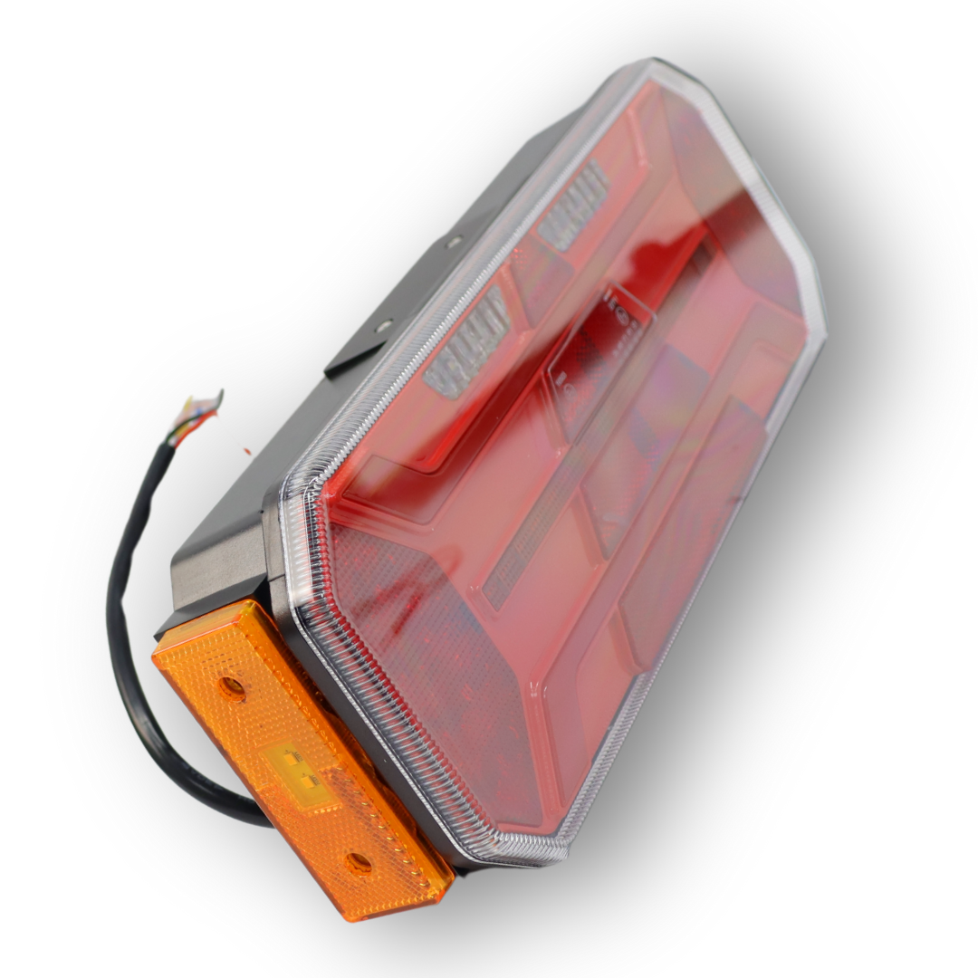 Фонарь задний FERZE 350х131х60 \лев.\ бег.указ.поворота , каб. подсв. ном. Фонарь задний FERZE 350х131х60 \лев.\ бег.указ.поворота , каб. подсв. ном.