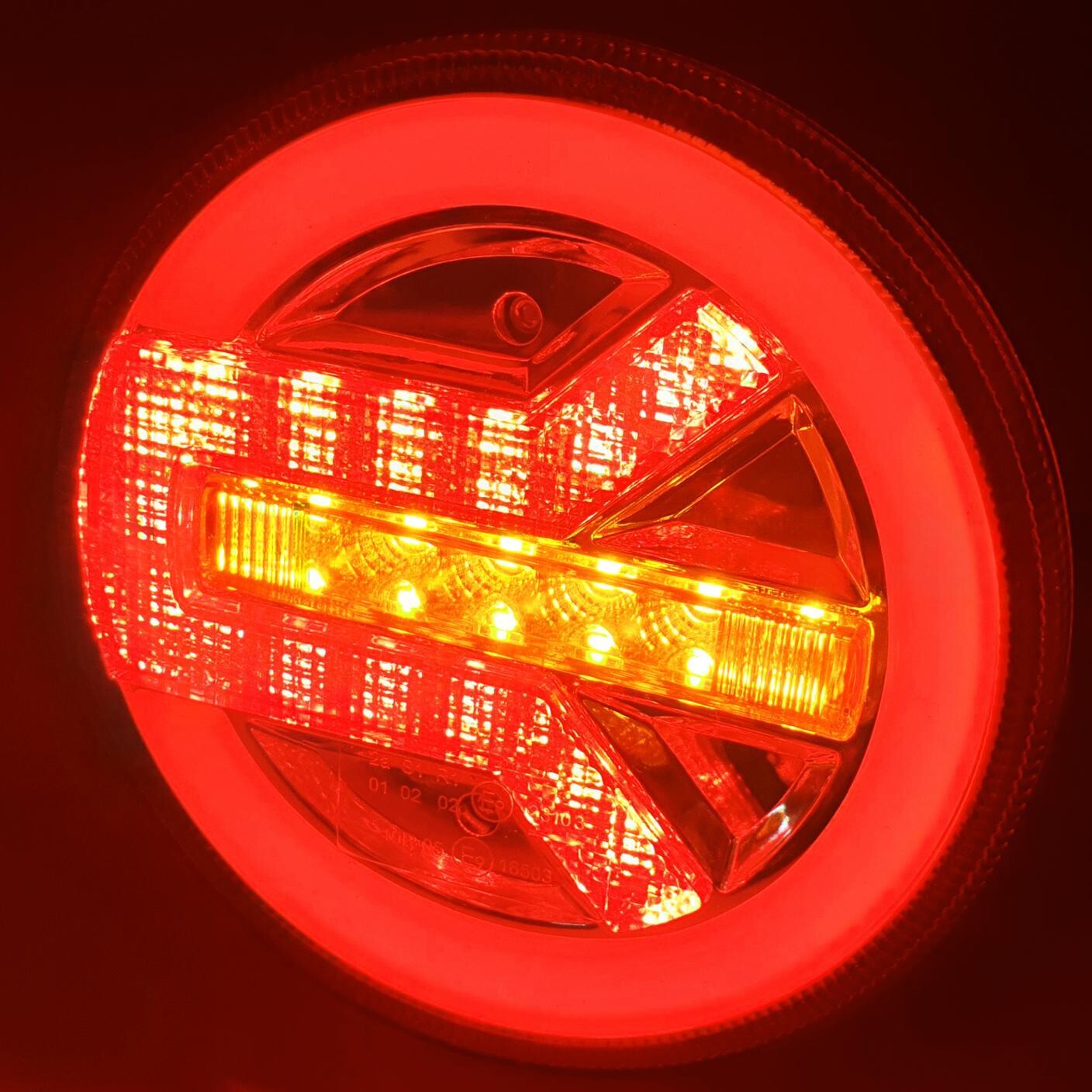 Фонарь задний диодный FERZE 10-30 в. 140х38 мм комб.круглый