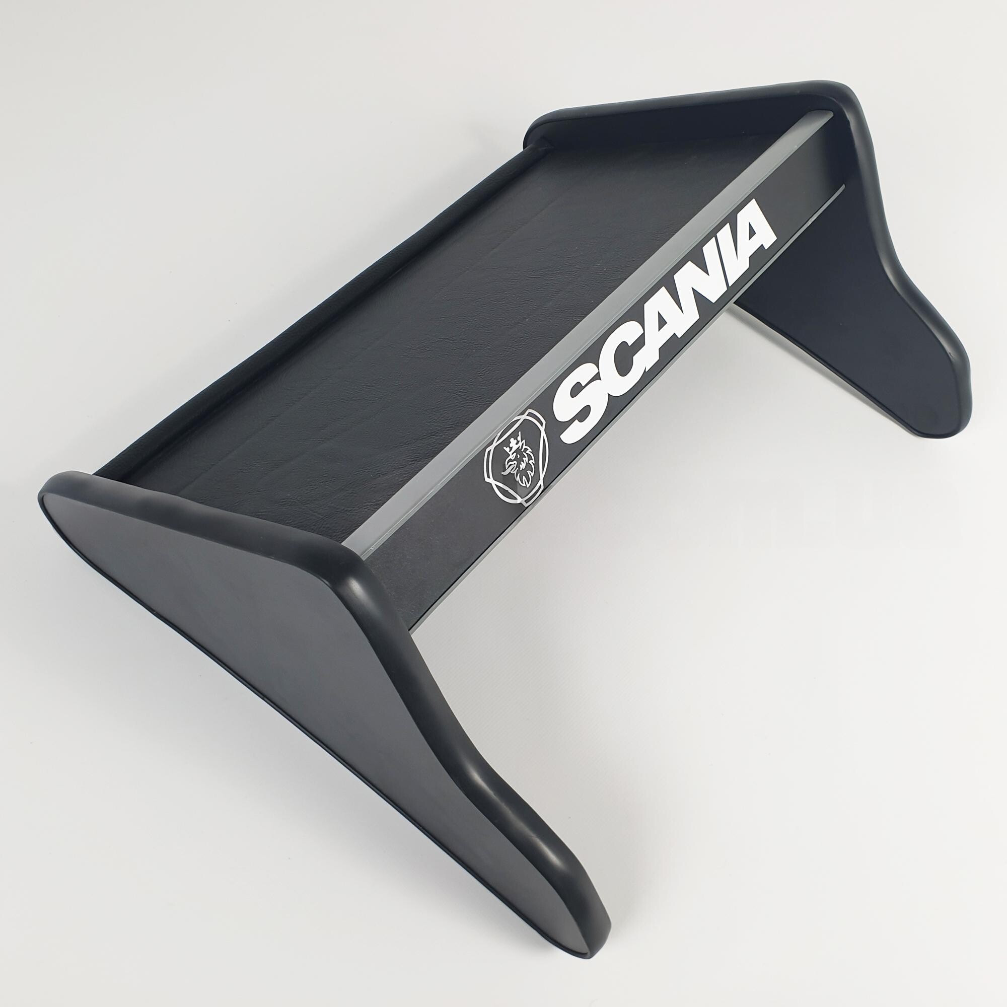 Полка кабины SCANIA 113\ST- Экокожа\ Полка кабины SCANIA 113\ST- Экокожа\