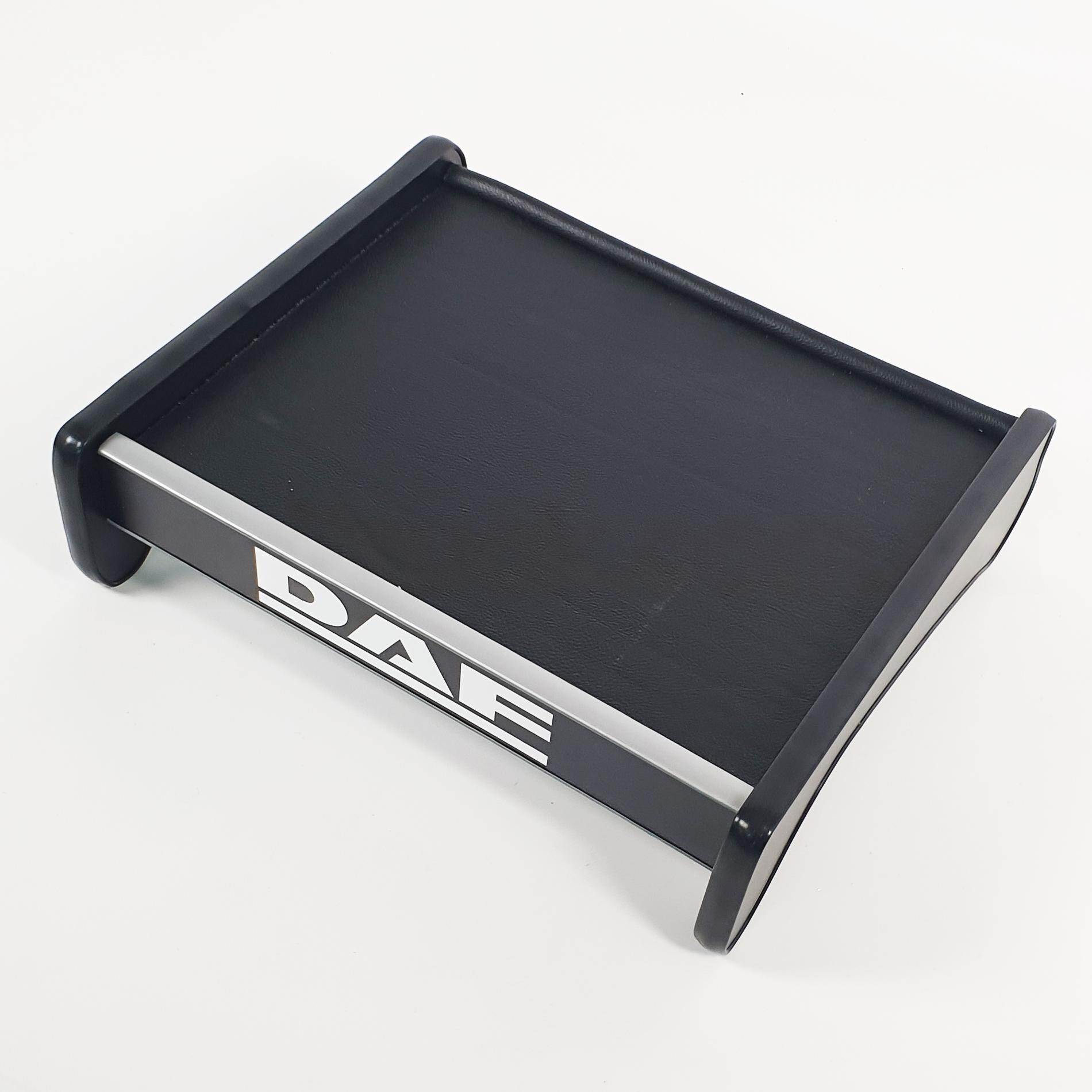 Полка кабины DAF CF 85\ST- Экокожа\ Полка кабины DAF CF 85\ST- Экокожа\