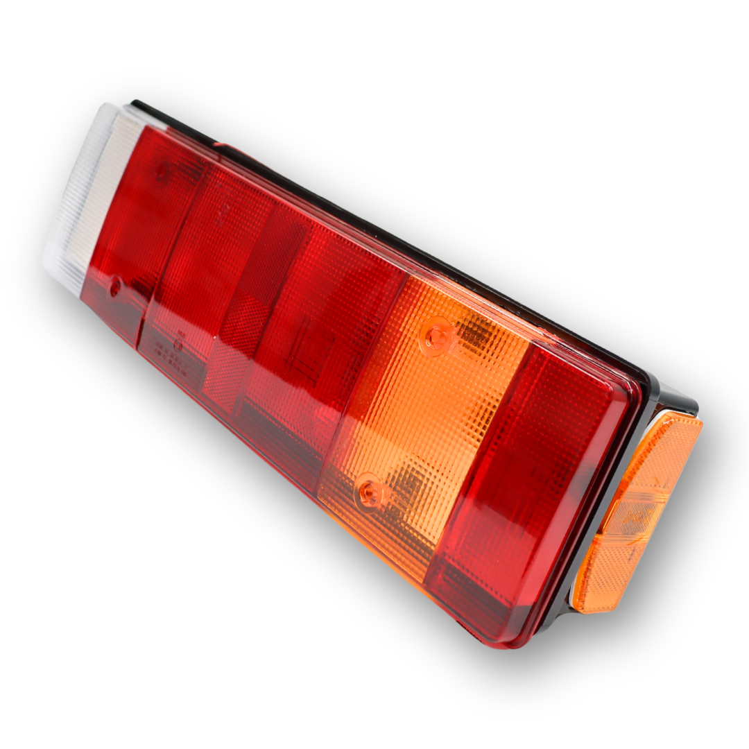 Фонарь задний DAF XF-CF-LF \правый\ с разъемом "AMP" Фонарь задний DAF XF-CF-LF \правый\ с разъемом "AMP"