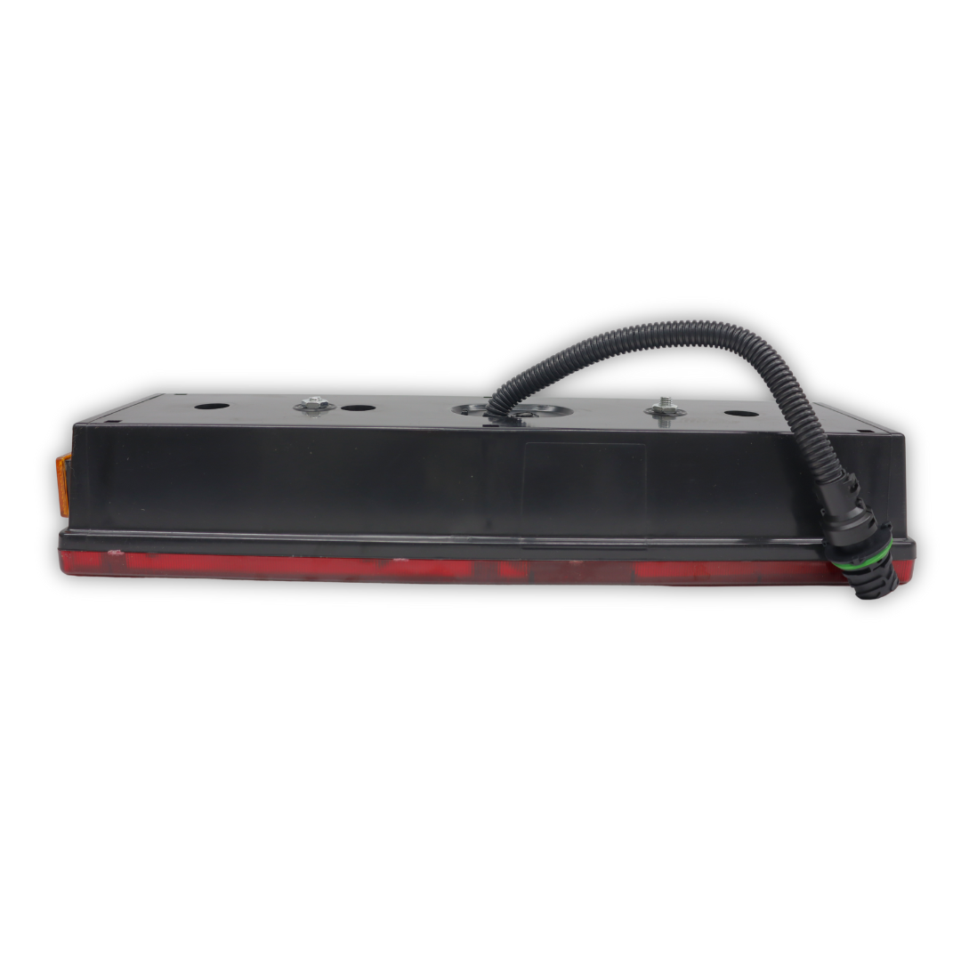 Фонарь задний MAZ \ KAMAZ EURO \прав.\ кабель с разъёмом AMP \ST\ Фонарь задний MAZ \ KAMAZ EURO \прав.\ кабель с разъёмом AMP \ST\