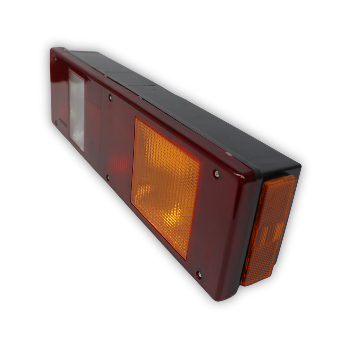 Фонарь задний MAZ \ KAMAZ EURO \прав.\ кабель с разъёмом AMP \ST\ Фонарь задний MAZ \ KAMAZ EURO \прав.\ кабель с разъёмом AMP \ST\