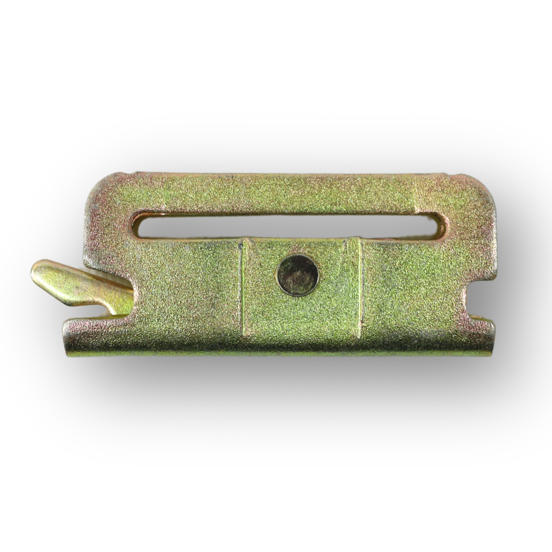 Зачеп транспортувального ременя до смуги кріплення вантажу Зачеп транспортувального ременя до смуги кріплення вантажу