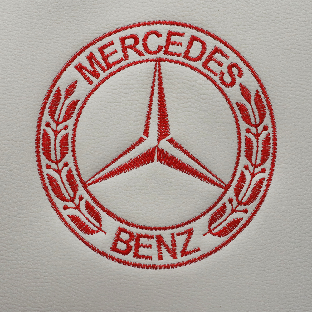 Чехол на сиденья Mercedes Actros (2011-...) 2 ремня, бежевая кожа - красная перфорированная кожа