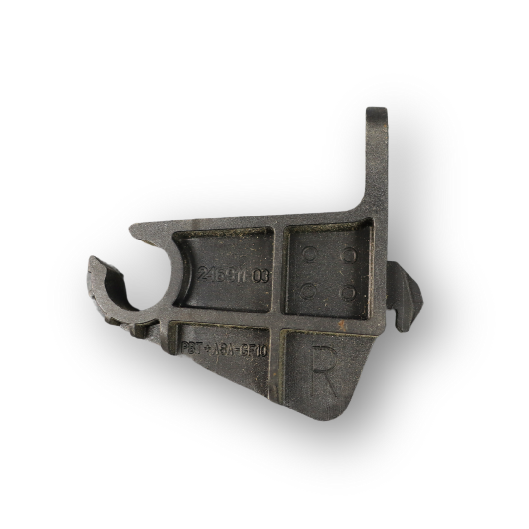 Шарнір кріплення фари RENAULT AE DXI /верх. праве/ (RVI) Шарнір кріплення фари RENAULT AE DXI /верх. праве/ (RVI)