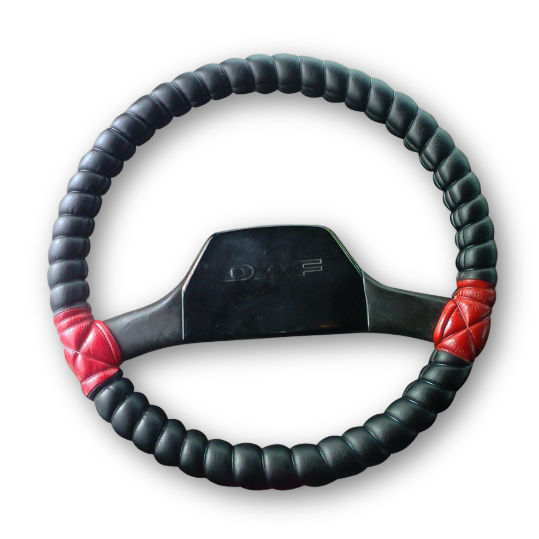 Оплетка руля MAN F2000 157*10*50 \шнуровка поролон\черная Оплетка руля MAN F2000 157*10*50 \шнуровка поролон\черная