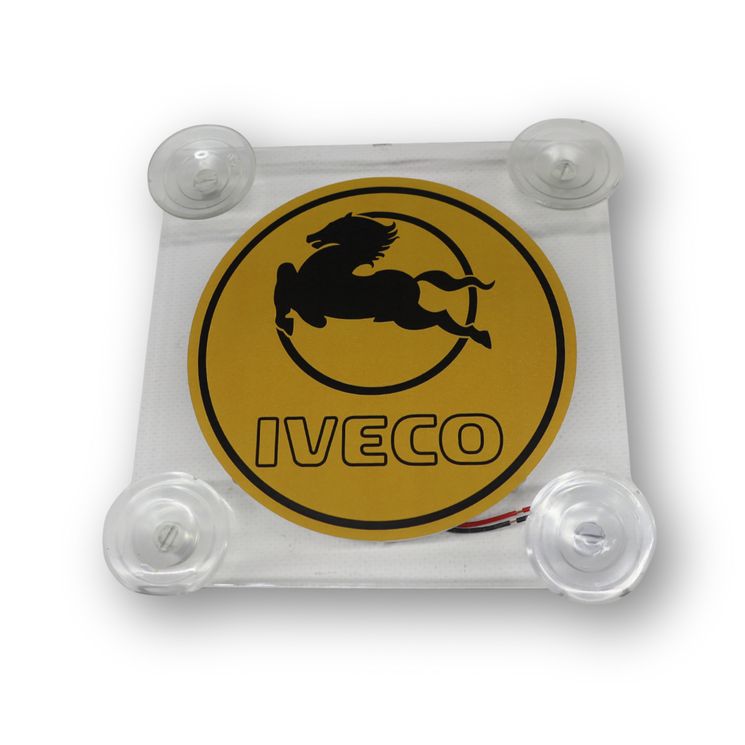 Табличка диодная IVECO квадрат; желтая; 12-24V; 160*160 мм Табличка диодная IVECO квадрат; желтая; 12-24V; 160*160 мм