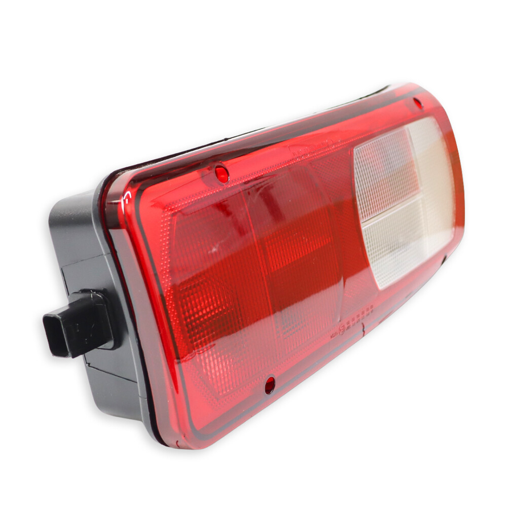 Ліхтар задній DAF XF105 Euro 6 (2013→) \правий\ з роз'ємом "AMP"