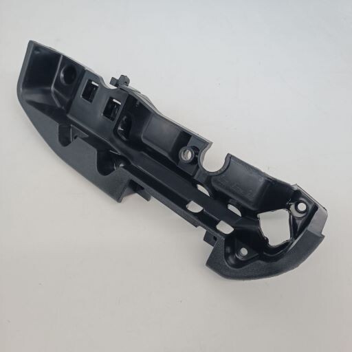 Заглушка бампера боковая MAN L2000 правая Заглушка бампера боковая MAN L2000 правая