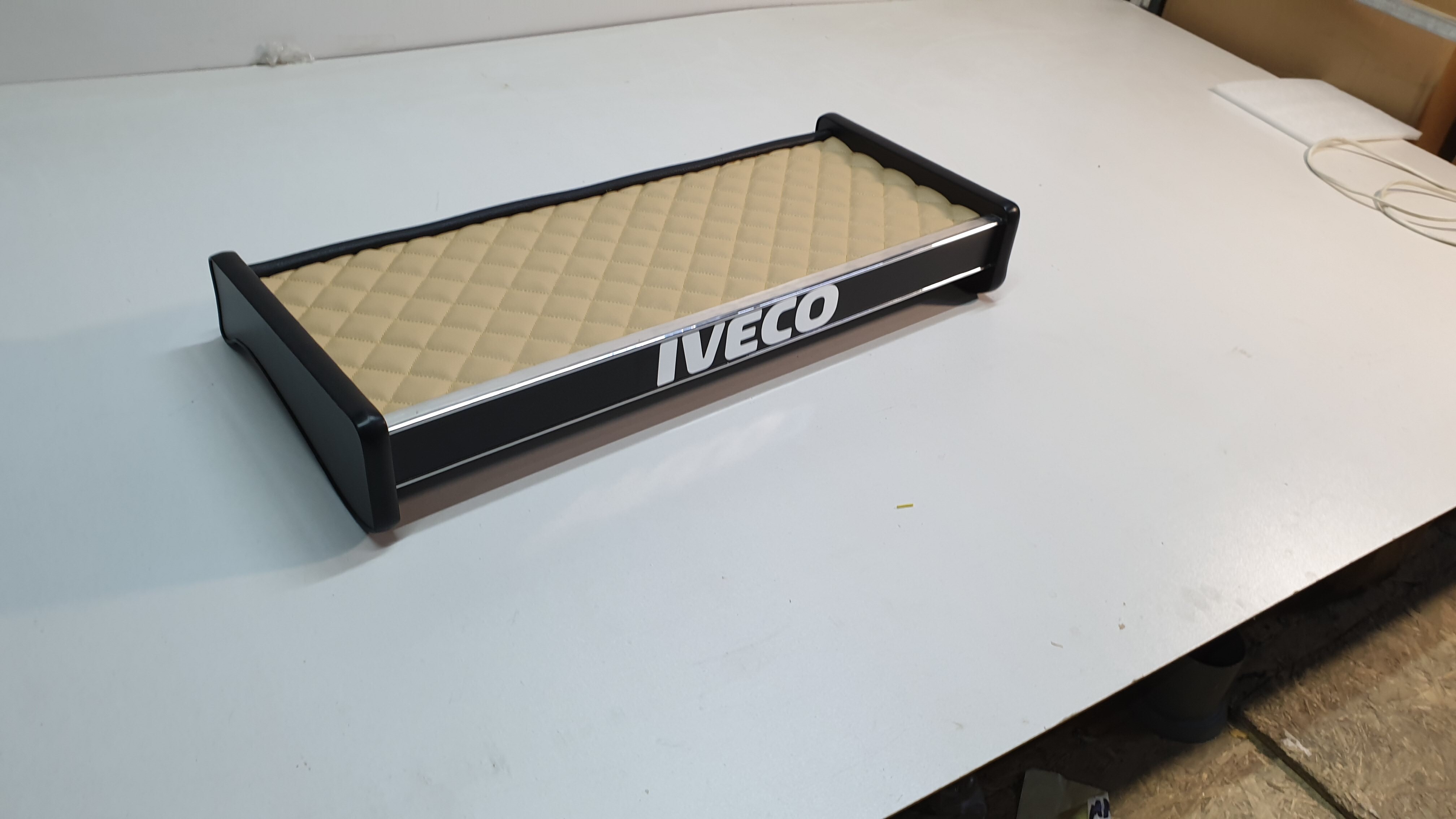 Полка кабины IVECO Cargo 6\Gray\