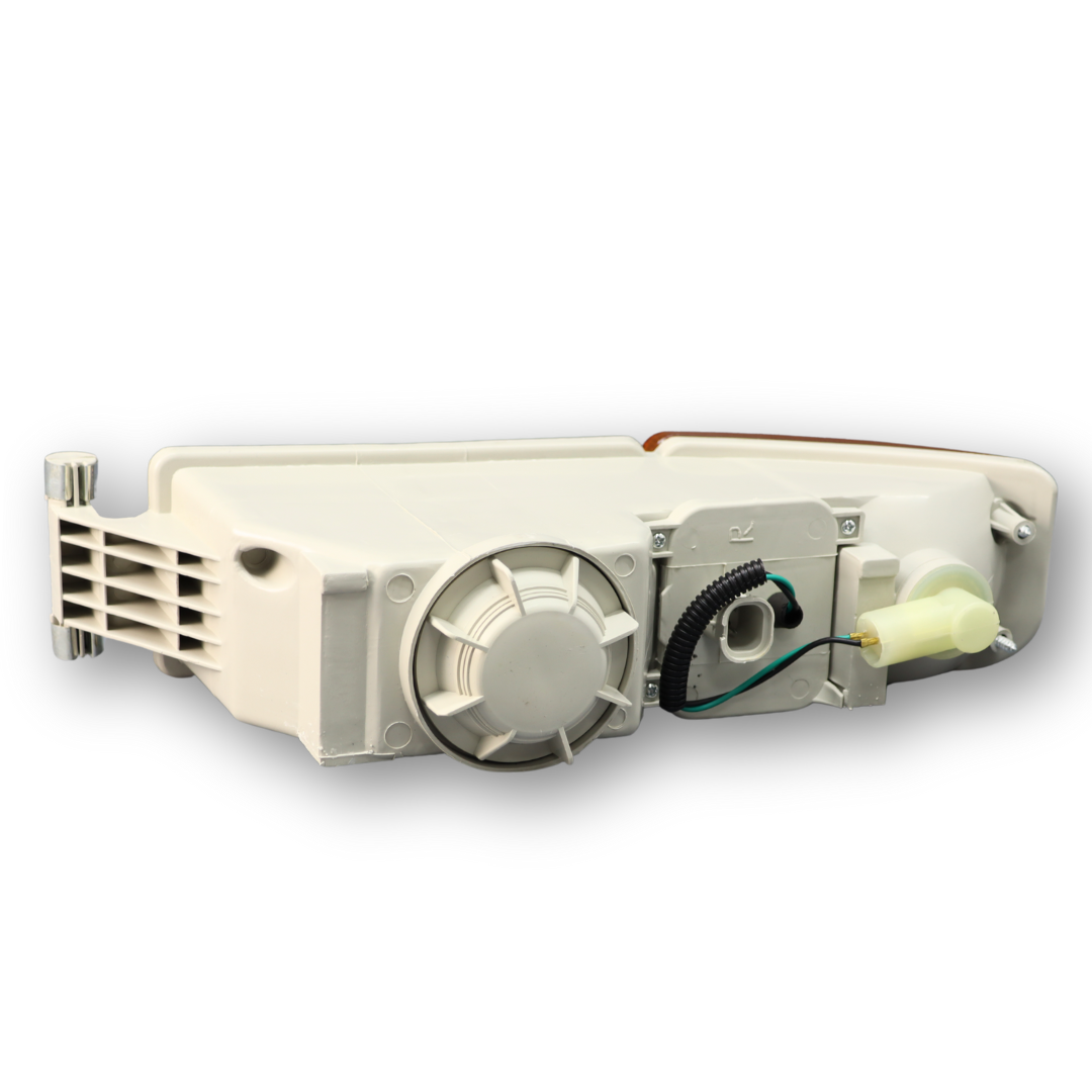 Фара противотуманная MAN TGA, TGL I, TGM I, TGS I, TGX I, L2000, LION'S (1993-) H4, PY21W, с жёлтым поворотником, правая Фара противотуманная MAN TGA, TGL I, TGM I, TGS I, TGX I, L2000, LION'S (1993-) H4, PY21W, с жёлтым поворотником, правая