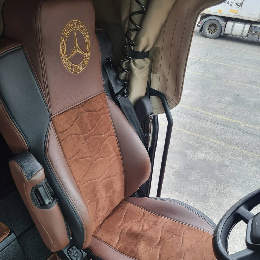 Чехол на сиденья MERCEDES ACTROS с 2021 г. коричневый, алькантара-кожа