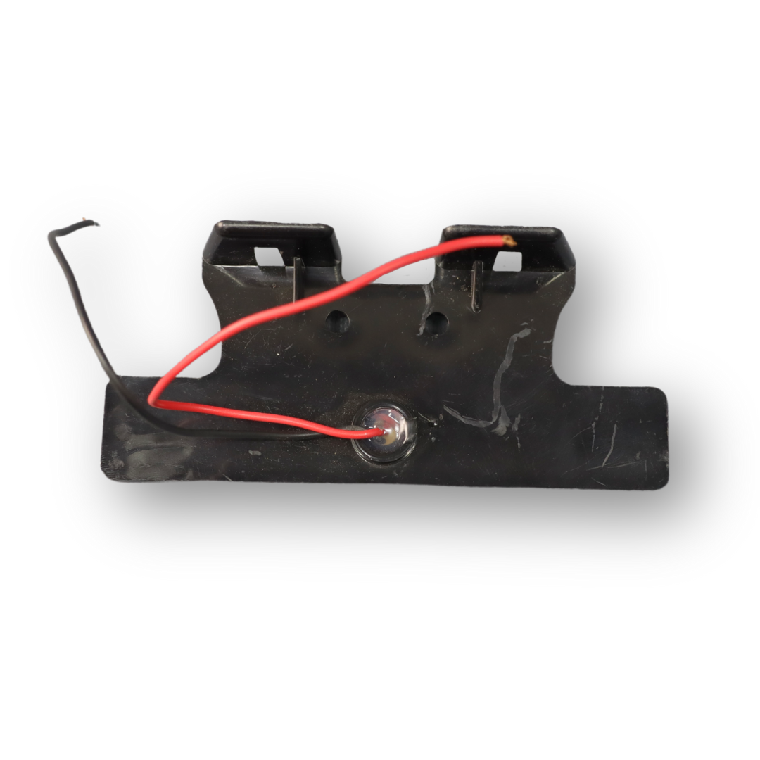 Фонарик габаритный 24V желтый L0135 (115*20* 50) Фонарик габаритный 24V желтый L0135 (115*20* 50)