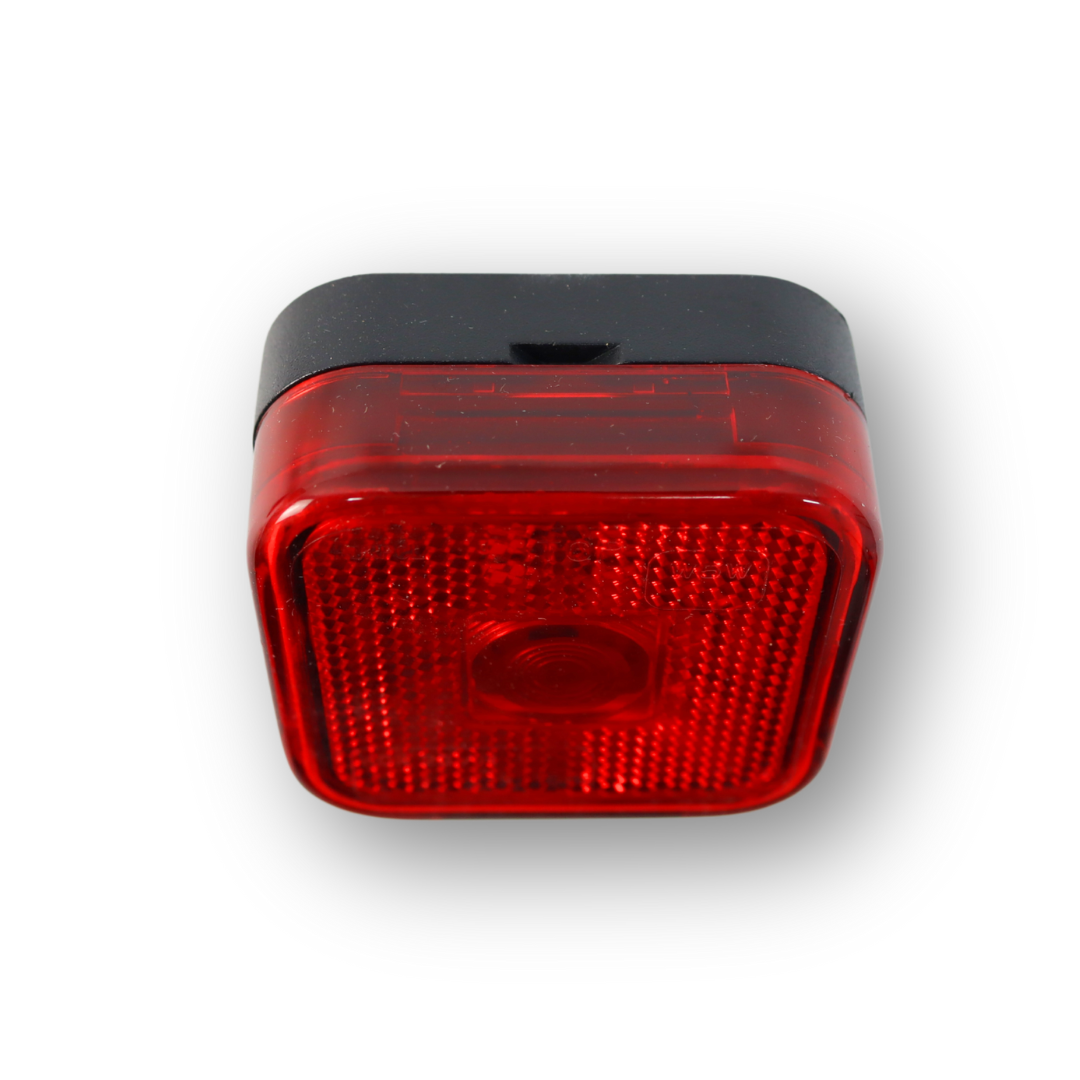 Фонарь габаритный 65*65 красный (лампочка) HORPOL