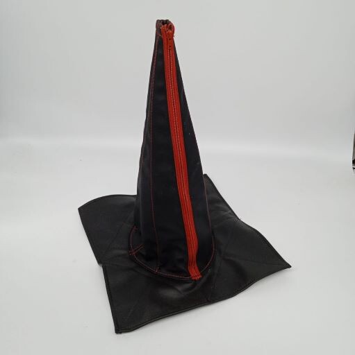 Чохол КПП екошкіра універсальний 49 см (чорний з червоною застібкою) Чохол КПП екошкіра універсальний 49 см (чорний з червоною застібкою)