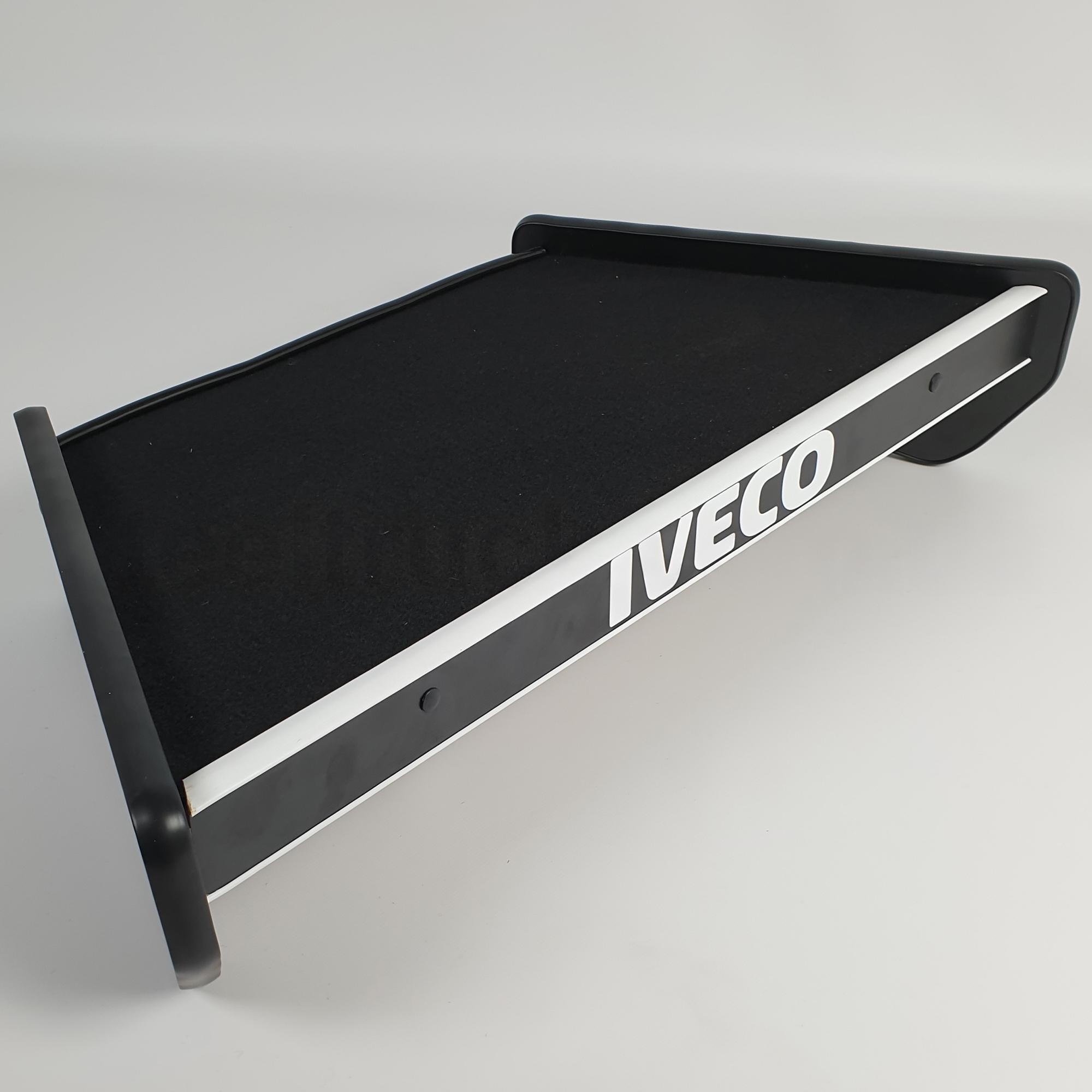 Полка кабины IVECO STRALIS от 2009 г->\Graphite\