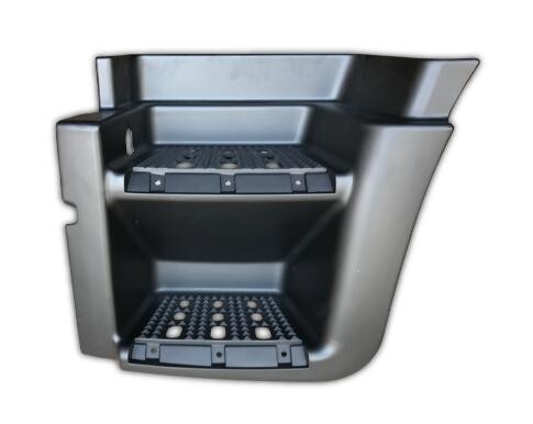 Ступень нижняя пластик IVECO STRALIS(с 2002-->) левая Ступень нижняя пластик IVECO STRALIS(с 2002-->) левая